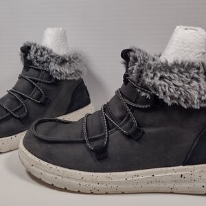 Hey Dudes Black Faux Fur Lined Slip-On Casual Boots Synthetic Upper